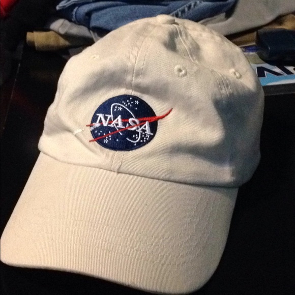 white hat - Picture 1 of 1